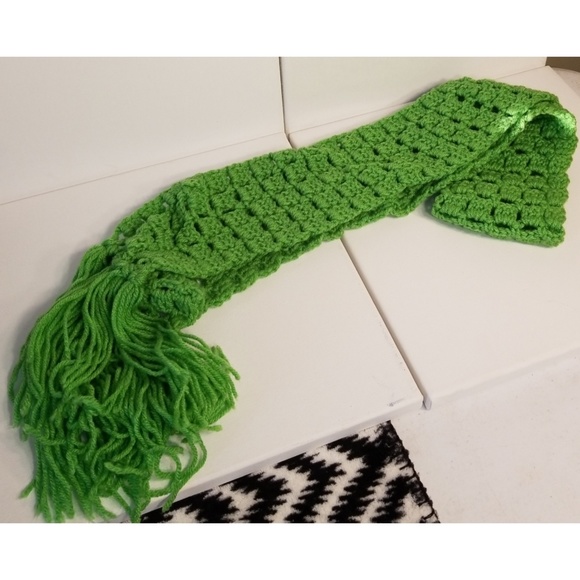 Crochet Scarf|Green - Picture 3 of 3